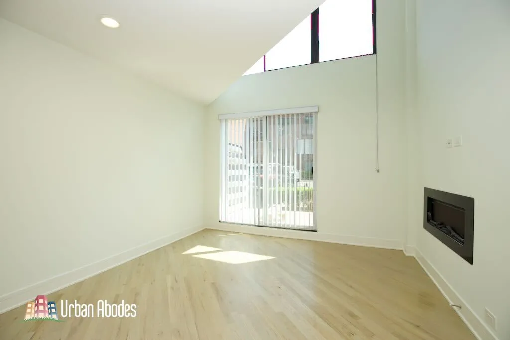 954 W Grace St, ,  60613, USA 60613-unit#G102-Chicago-IL