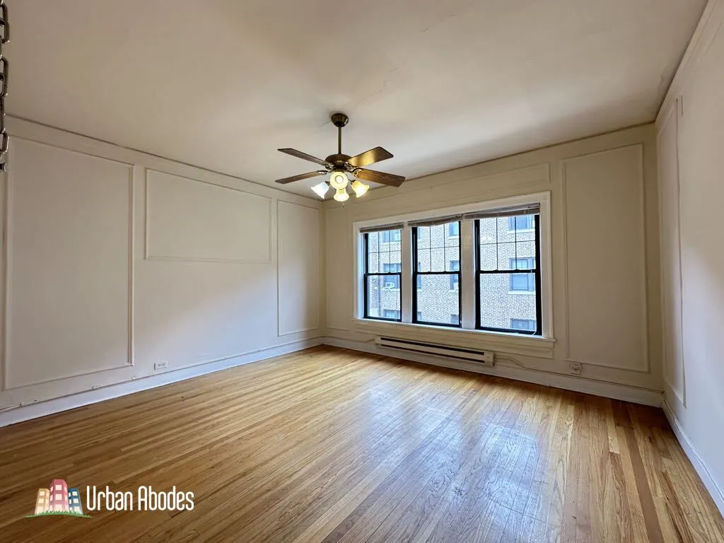 Green Bay Rd &  Ave, ,  60093, USA 60093-unit#B16-Winnetka-IL