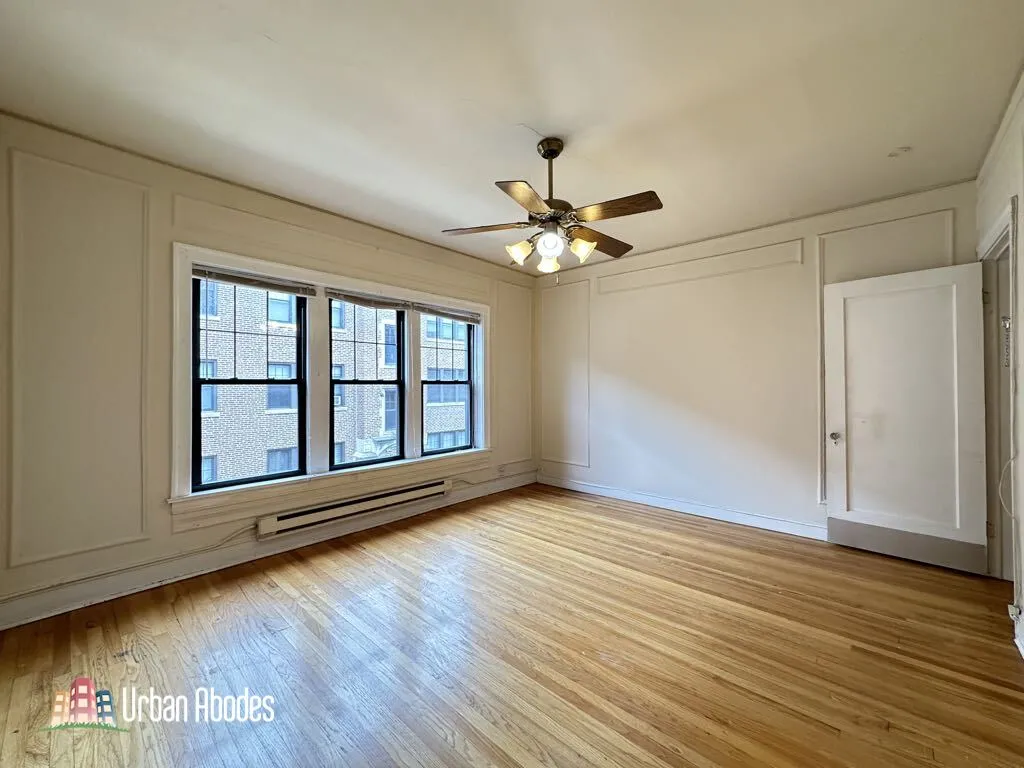 Green Bay Rd &  Ave, ,  60093, USA 60093-unit#B16-Winnetka-IL