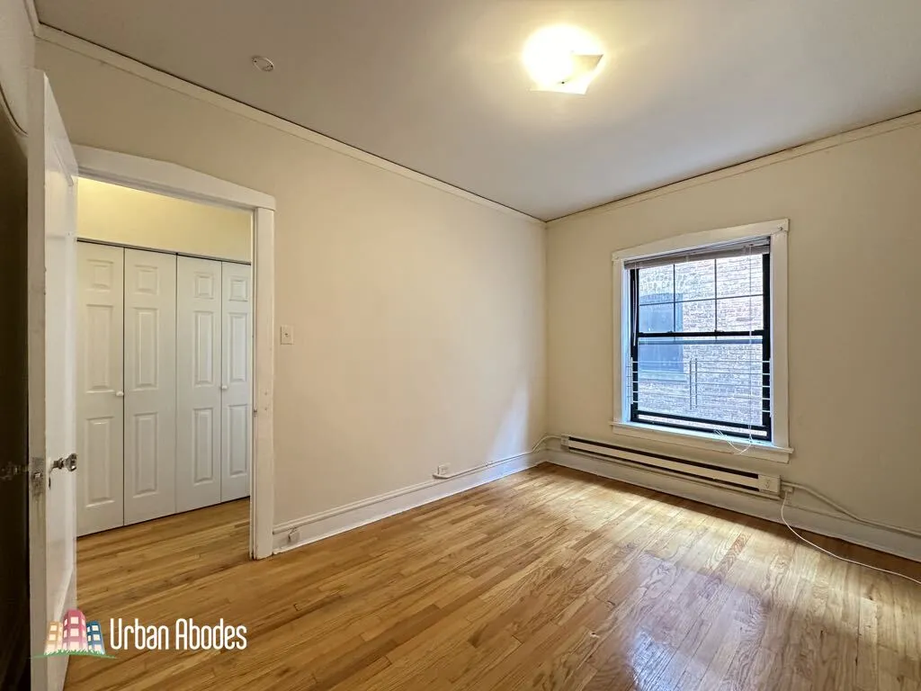 Green Bay Rd &  Ave, ,  60093, USA 60093-unit#B16-Winnetka-IL