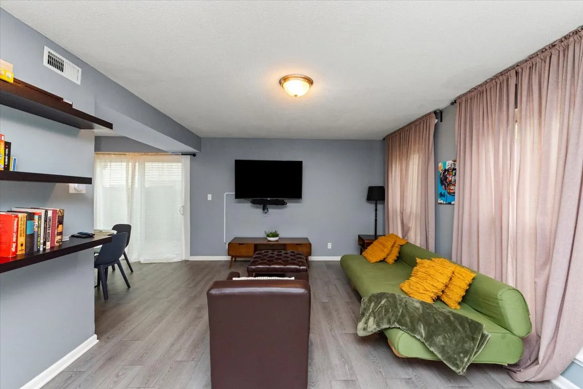 15 N Fernwood Dr, , 60440, USA 60440-Bolingbrook-IL