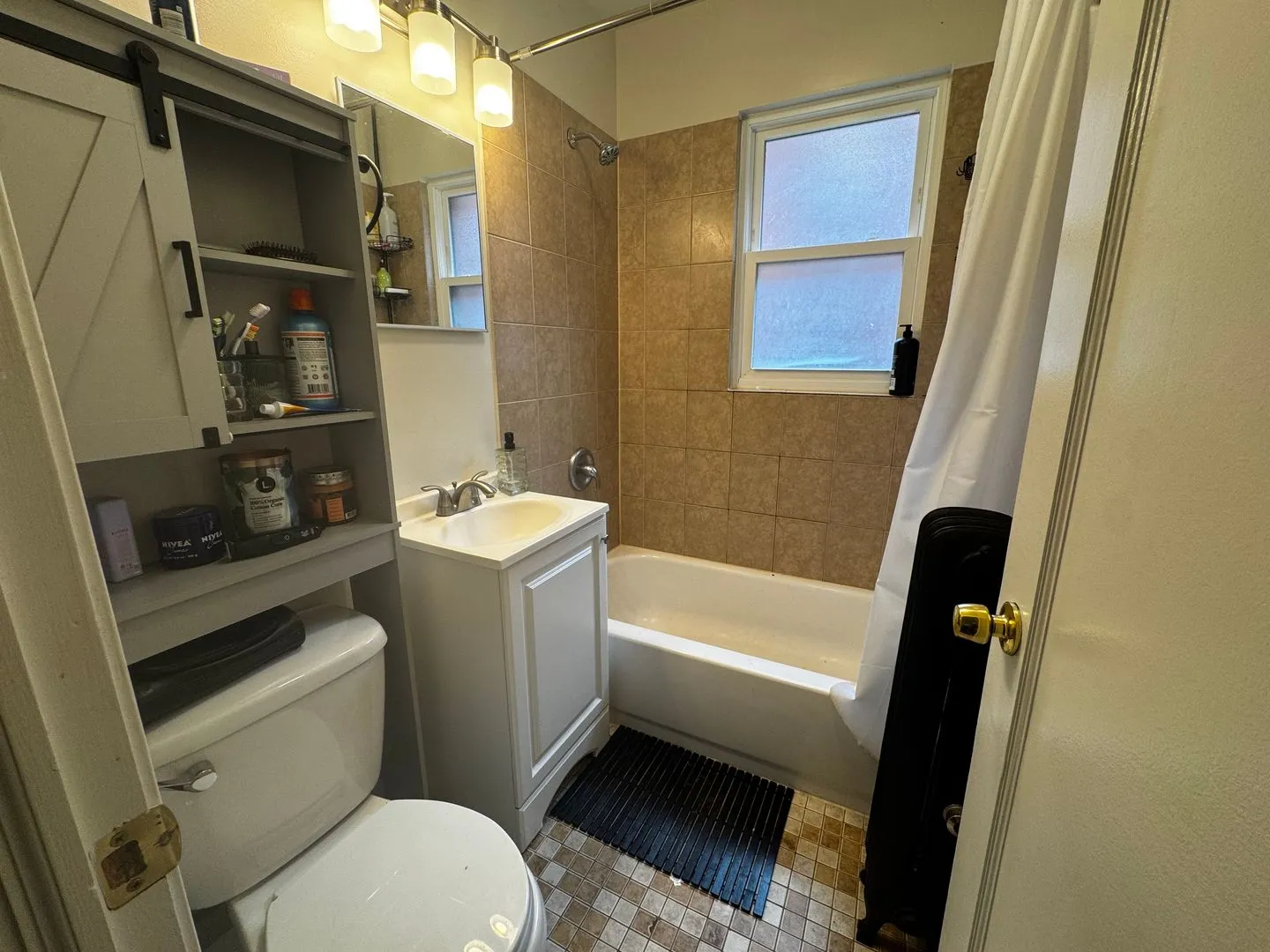 1381 W Greenleaf Ave, ,  60626, USA 60626-unit#1S-Chicago-IL