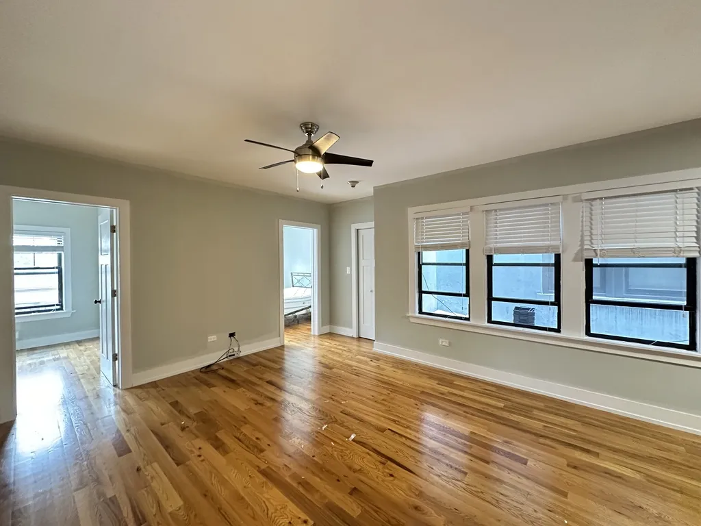 811 Elm St, Winnetka,  60093, USA 60093-unit#209-Chicago-IL