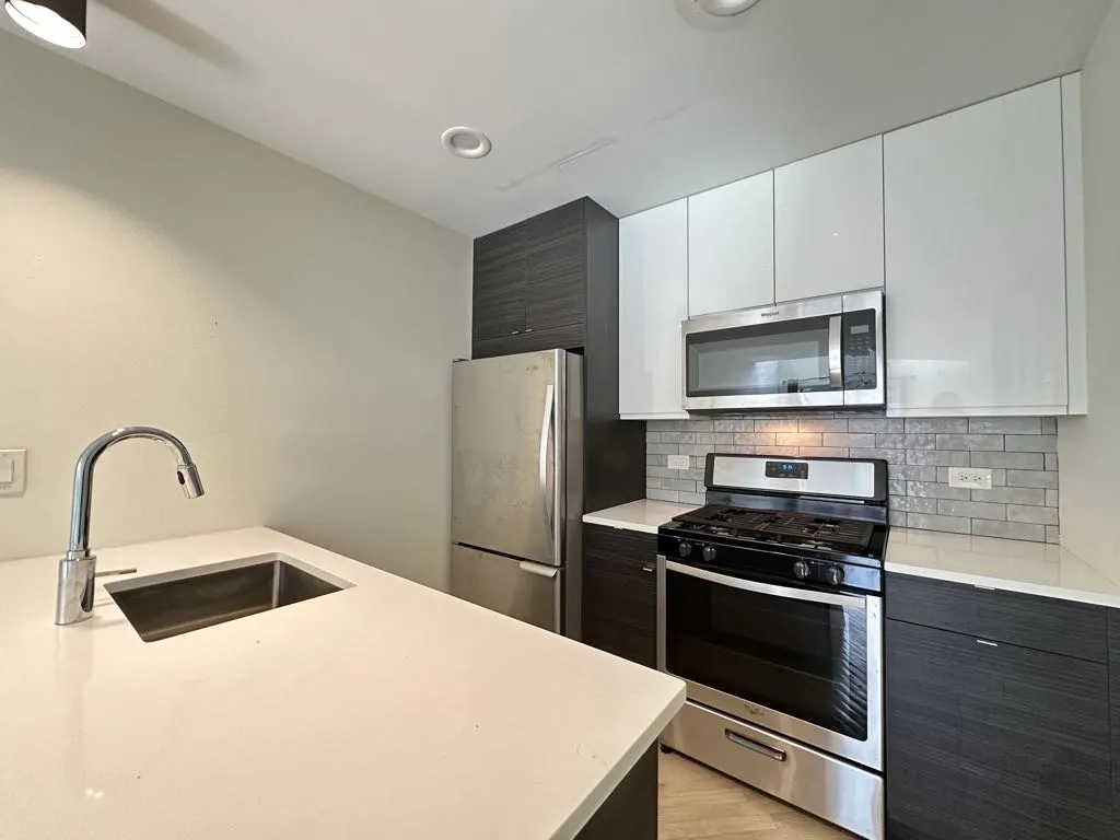 944 W Grace St, ,  60613, USA 60613-unit#C202-Chicago-IL