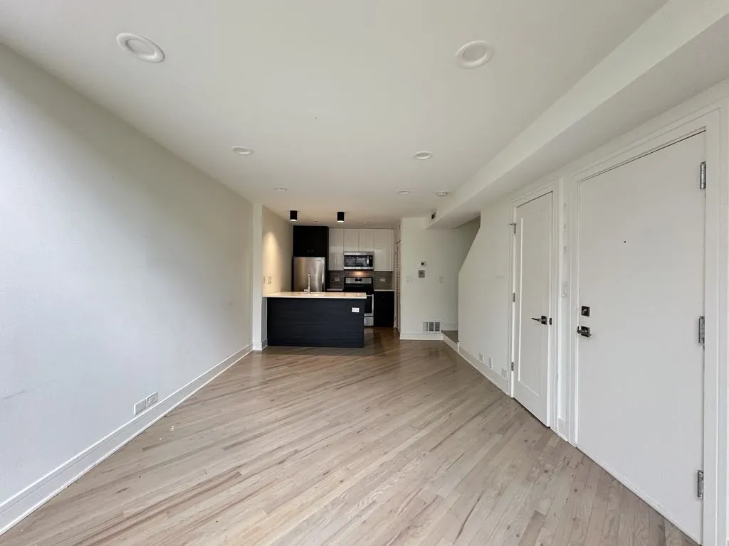 944 W Grace St, ,  60613, USA 60613-unit#C202-Chicago-IL