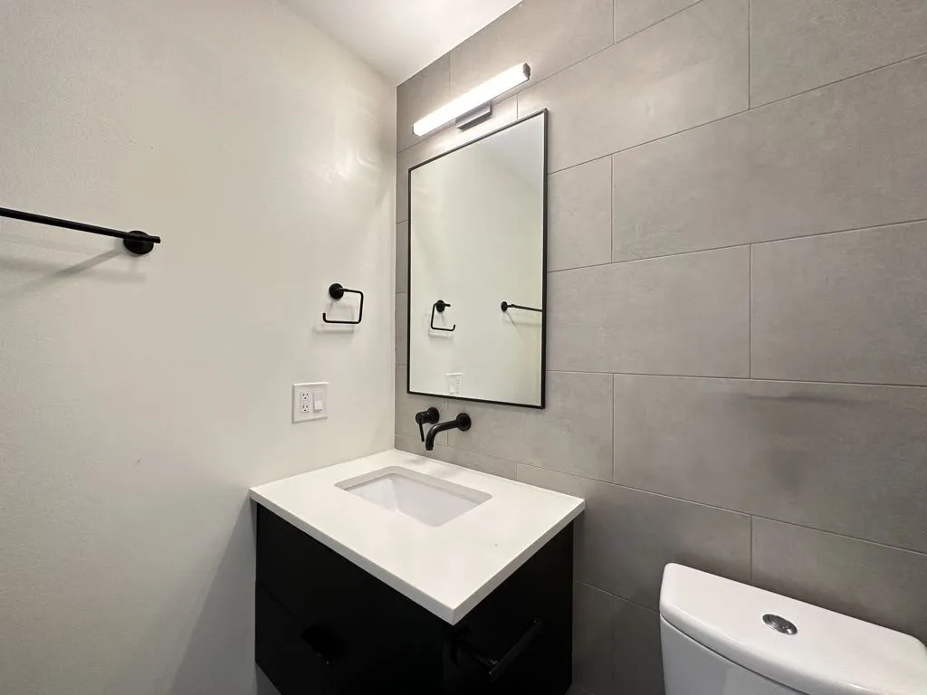944 W Grace St, ,  60613, USA 60613-unit#C202-Chicago-IL