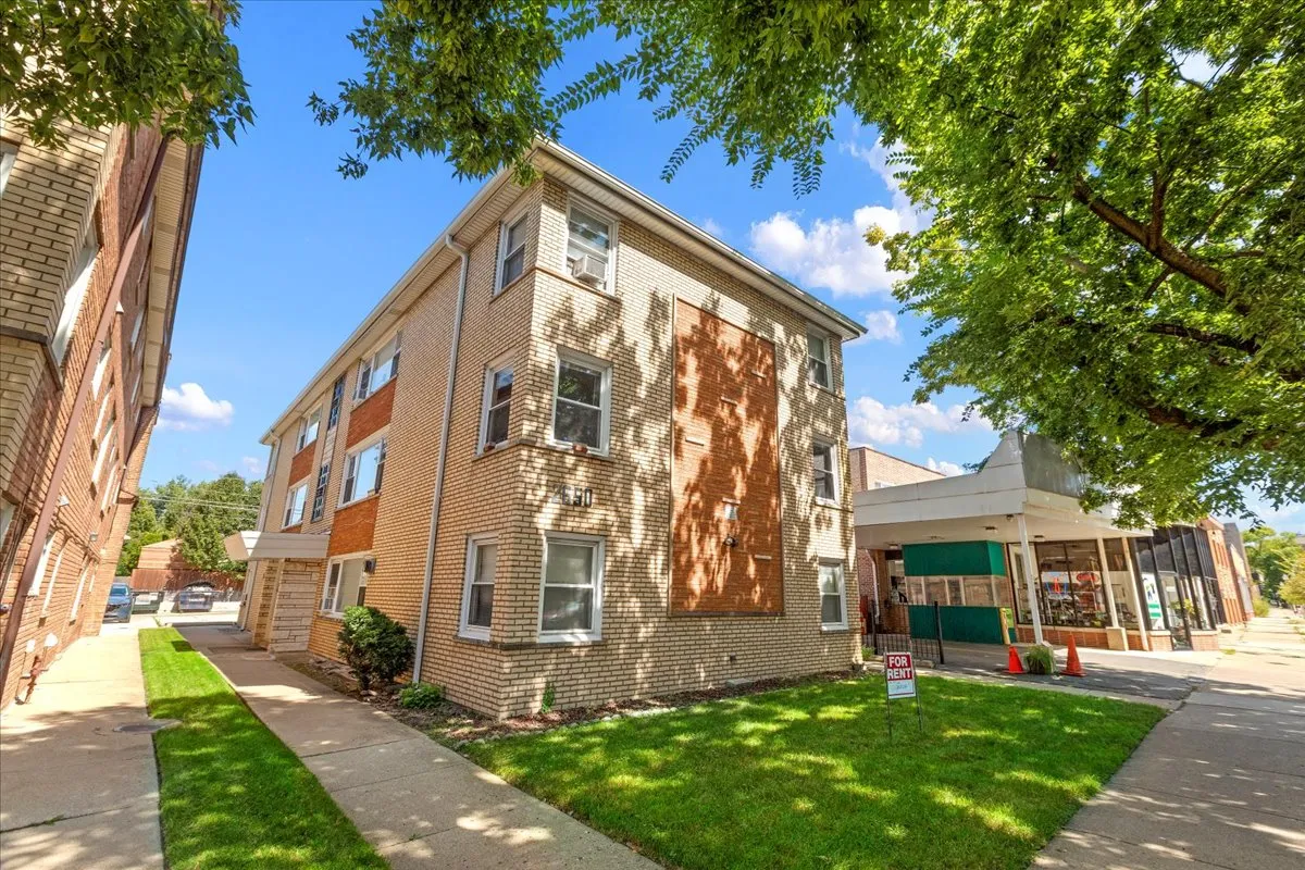 2650 W Touhy Ave, , 60645, USA 60645-unit#2N-Chicago-IL