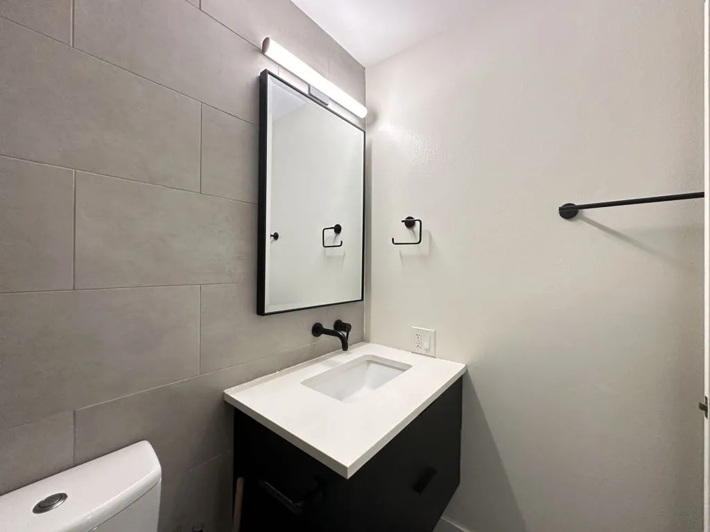 944 W Grace St, ,  60613, USA 60613-unit#E101-Chicago-IL
