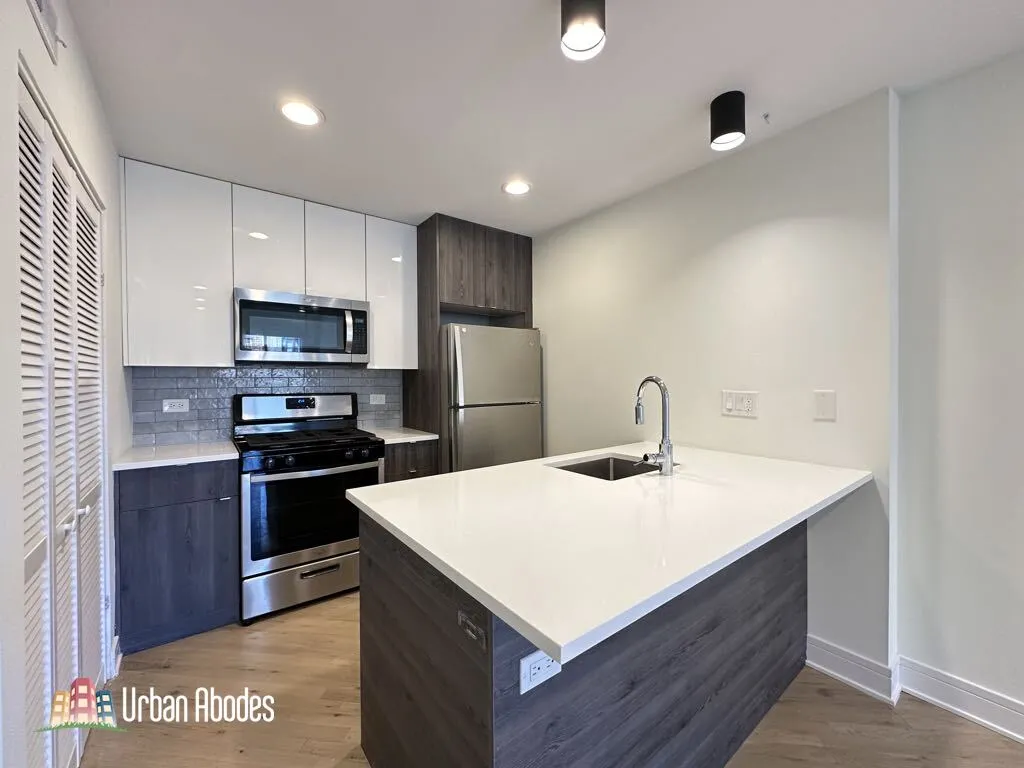 954 W Grace St, , 60613, USA 60613-unit#J202-Chicago-IL