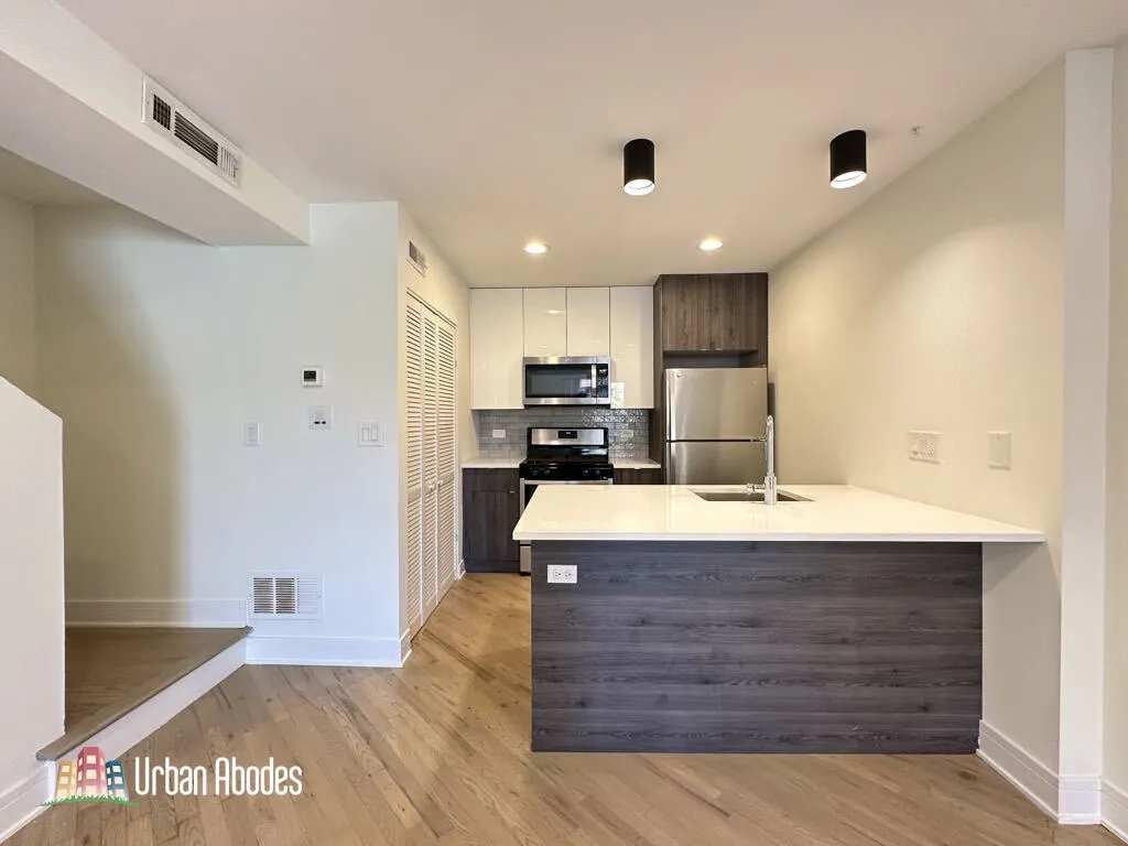 954 W Grace St, , 60613, USA 60613-unit#J202-Chicago-IL