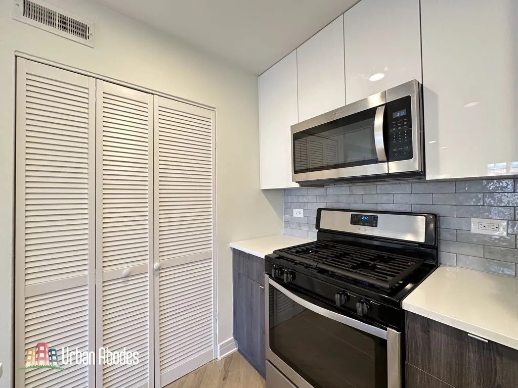 954 W Grace St, , 60613, USA 60613-unit#J202-Chicago-IL