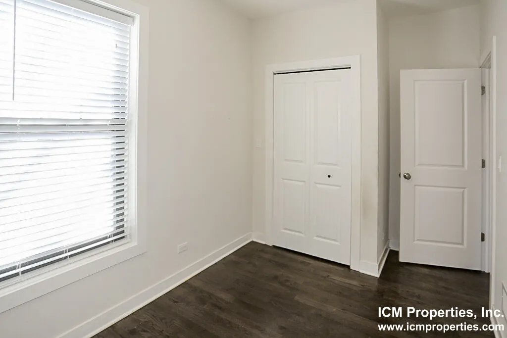 1600 W Belle Plaine Ave, ,  60613, USA 60613-unit#1600-2-Chicago-IL