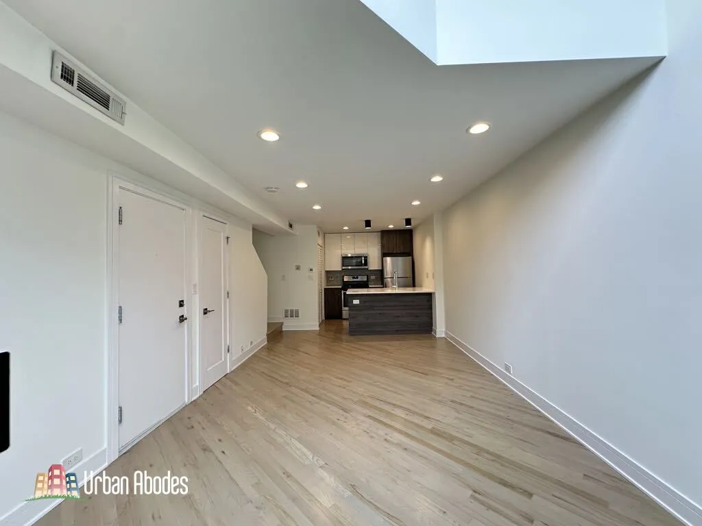 944 W Grace St, , 60613, USA 60613-unit#i201-Chicago-IL