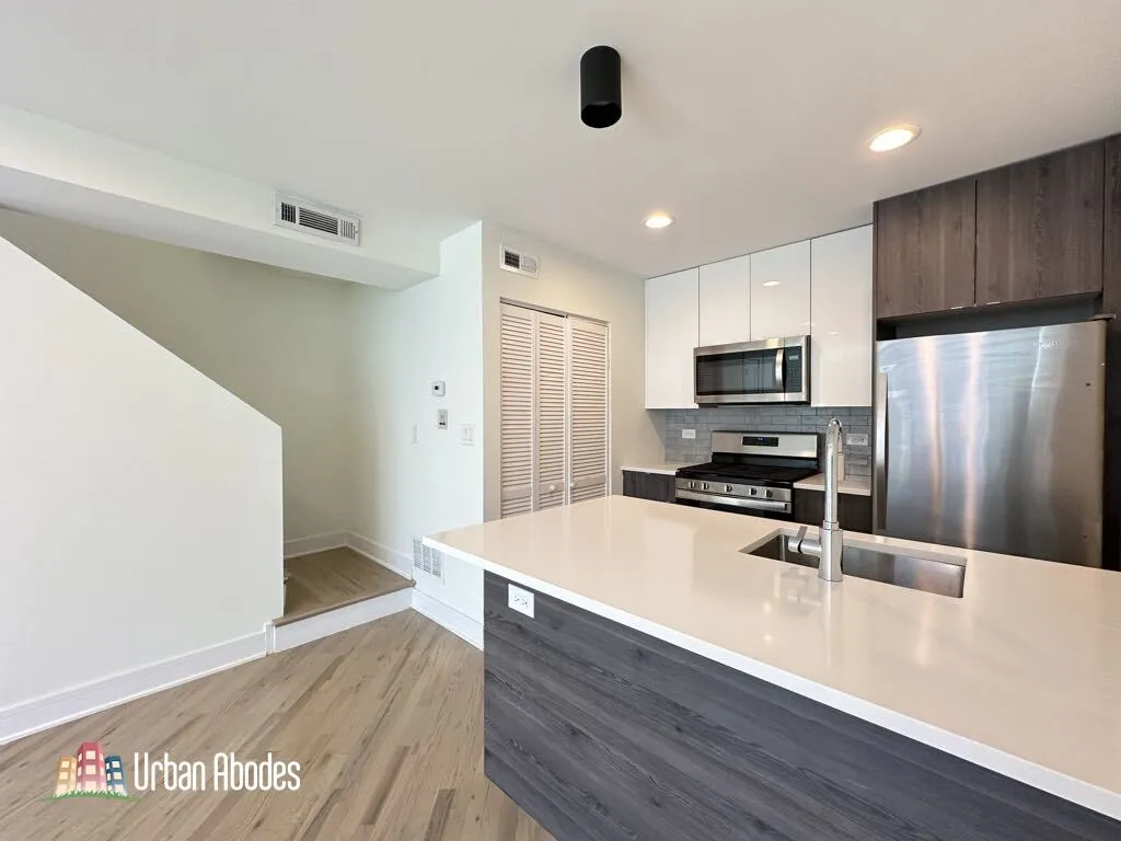 954 W Grace St, ,  60613, USA 60613-unit#E202-Chicago-IL