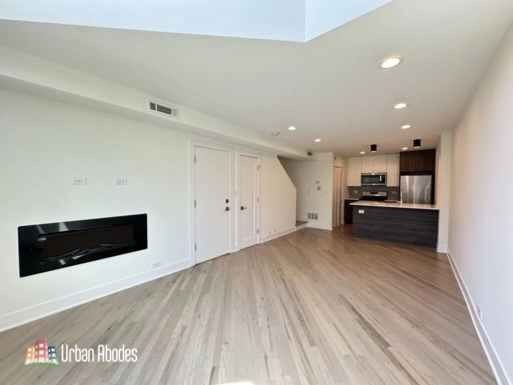 954 W Grace St, ,  60613, USA 60613-unit#E202-Chicago-IL