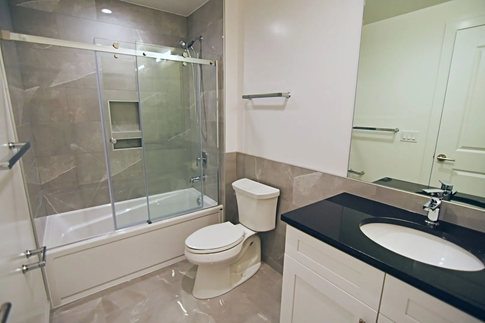 N Broadway, , , USA IL-unit#3833-612-Chicago-IL