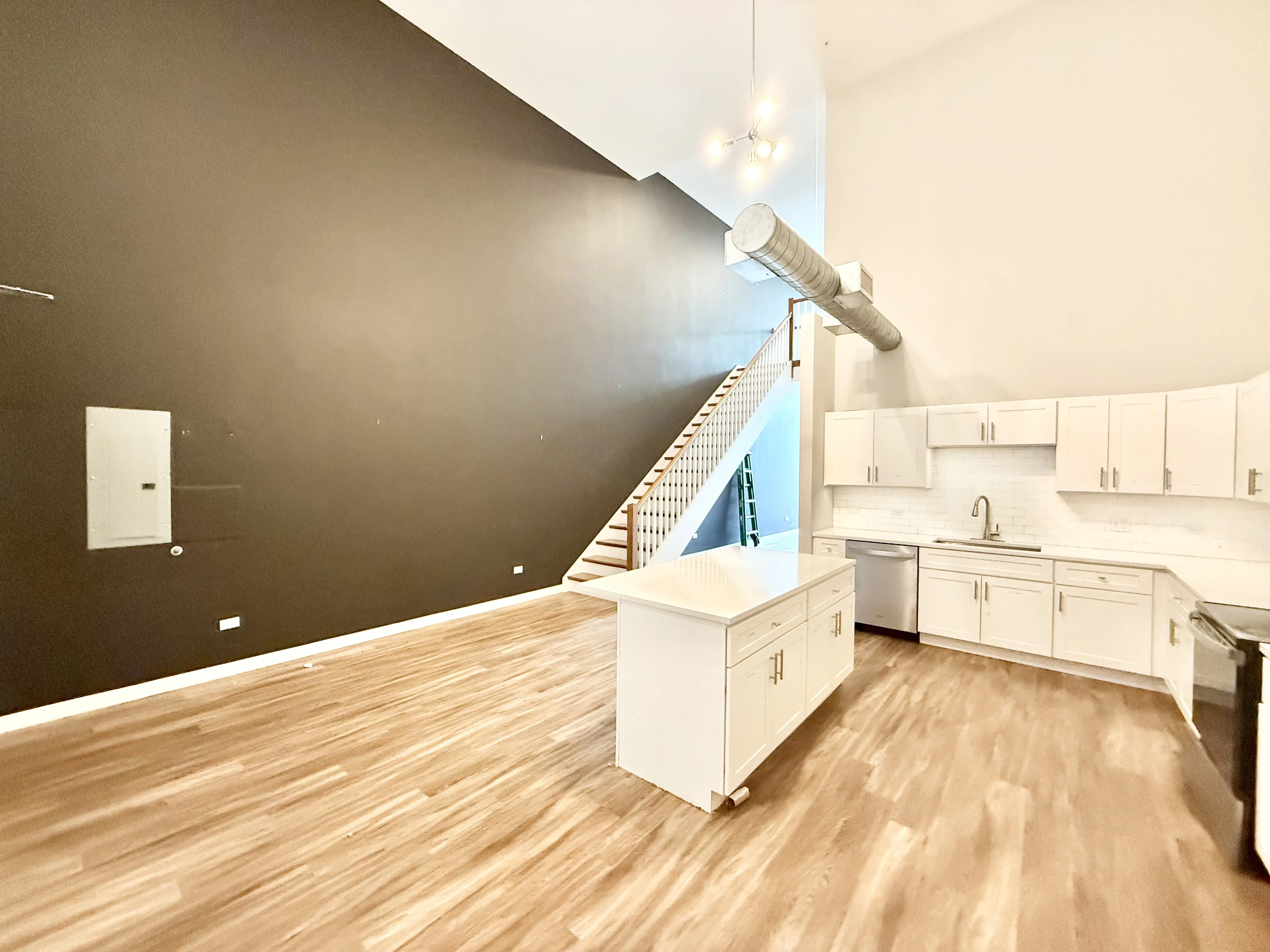 1900 W Lawrence Ave, , 60640, USA 60640-unit#211-Chicago-IL