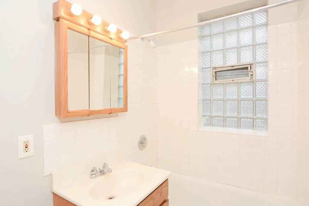 1050 W George St, ,  60657, USA 60657-unit#104-Chicago-IL