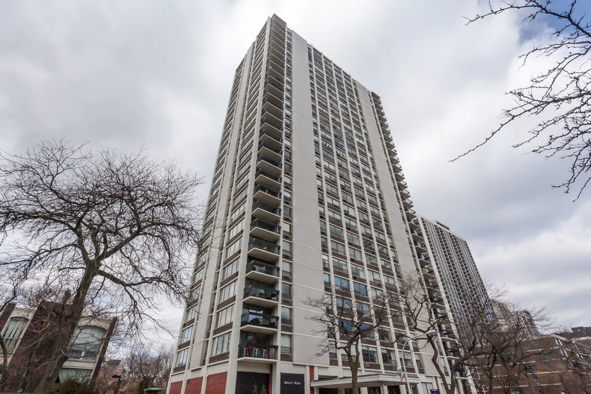 1455 N Sandburg Terrace, , 60610, USA 60610-unit#1607-Chicago-IL