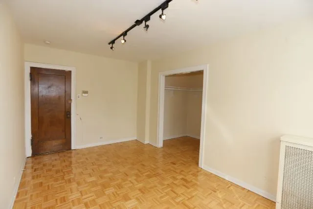 739 W Belmont Ave, ,  60657, USA 60657-unit#311-Chicago-IL