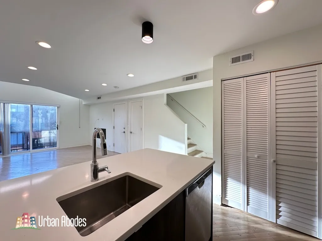 944 W Grace St, ,  60613, USA 60613-unit#F201-Chicago-IL