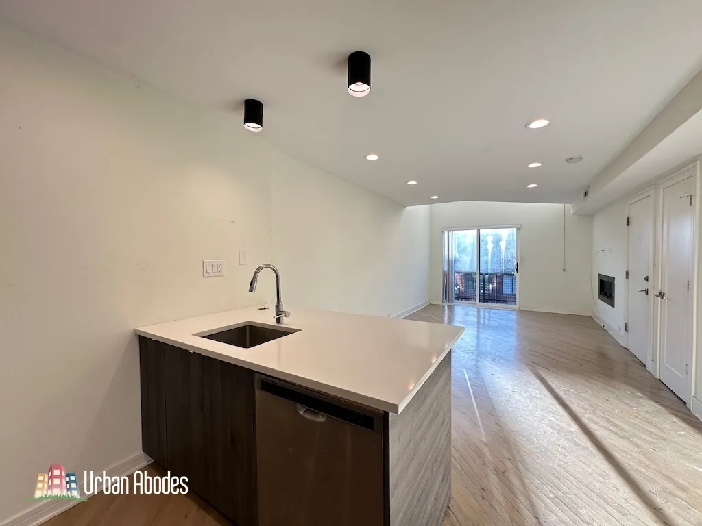 944 W Grace St, ,  60613, USA 60613-unit#F201-Chicago-IL