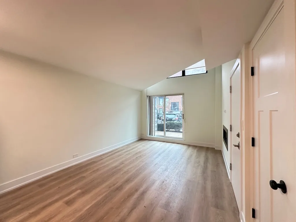954 W Grace St, , 60613, USA 60613-unit#E102-Chicago-IL