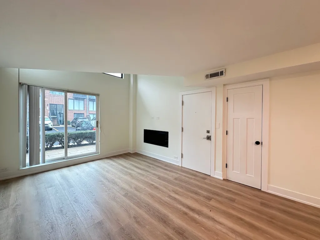 954 W Grace St, , 60613, USA 60613-unit#E102-Chicago-IL