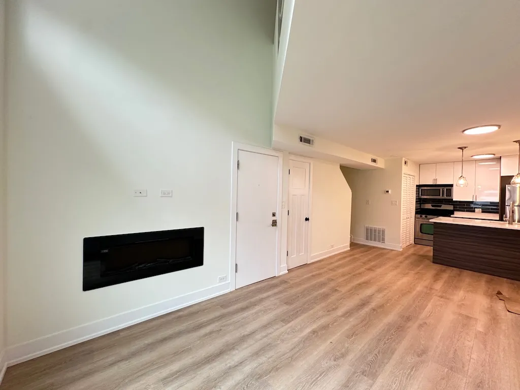 954 W Grace St, , 60613, USA 60613-unit#E102-Chicago-IL