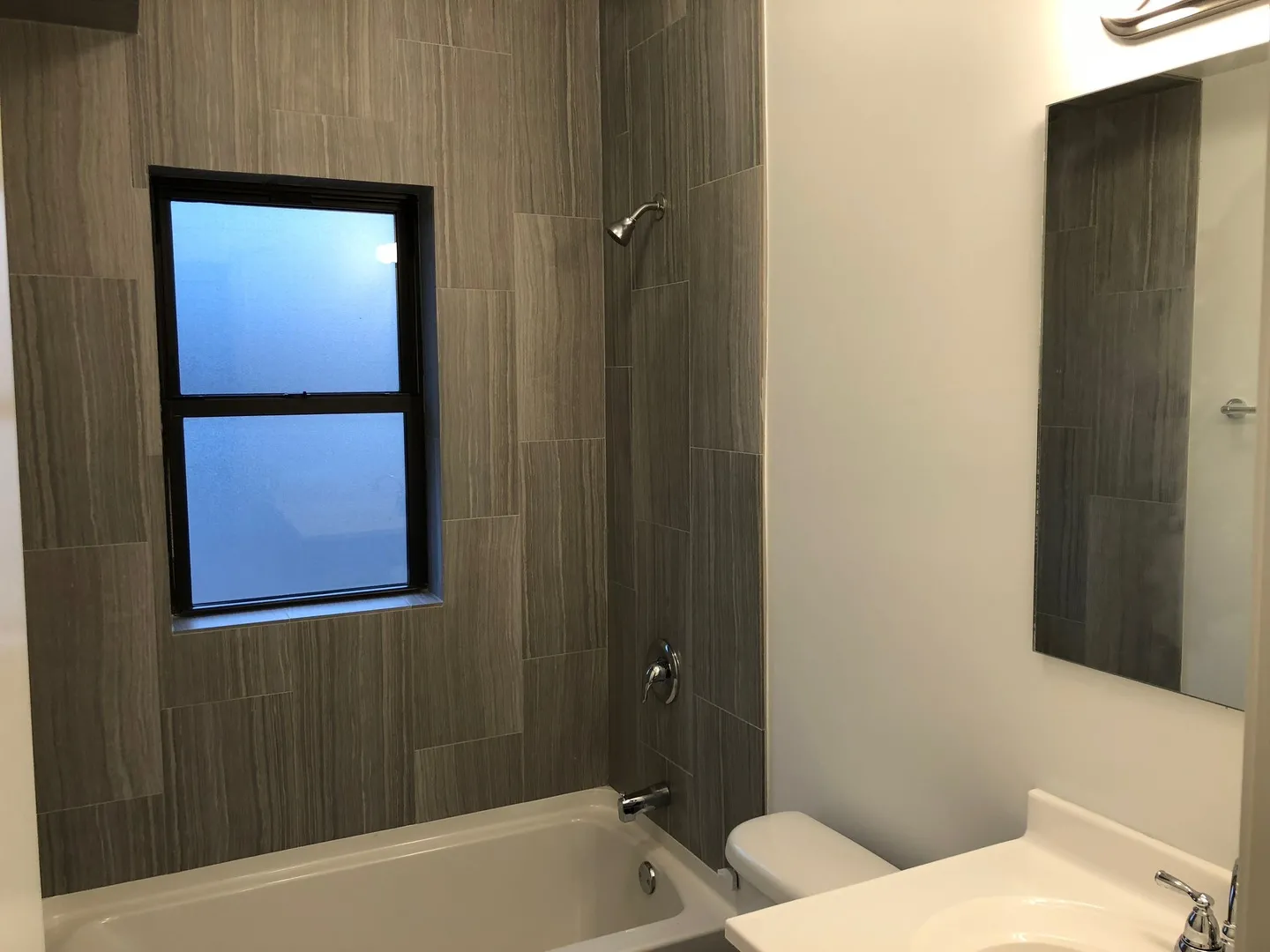 3215 W Cullom Ave, ,  60618, USA 60618-unit#2-Chicago-IL