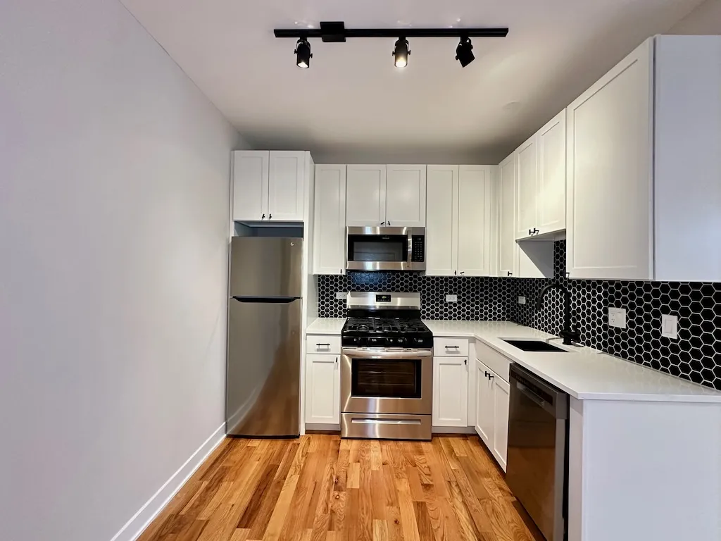 656 W Wrightwood Ave, ,  60614, USA 60614-unit#300-Chicago-IL