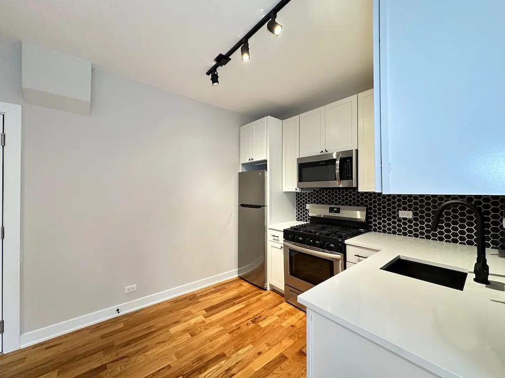 656 W Wrightwood Ave, ,  60614, USA 60614-unit#300-Chicago-IL