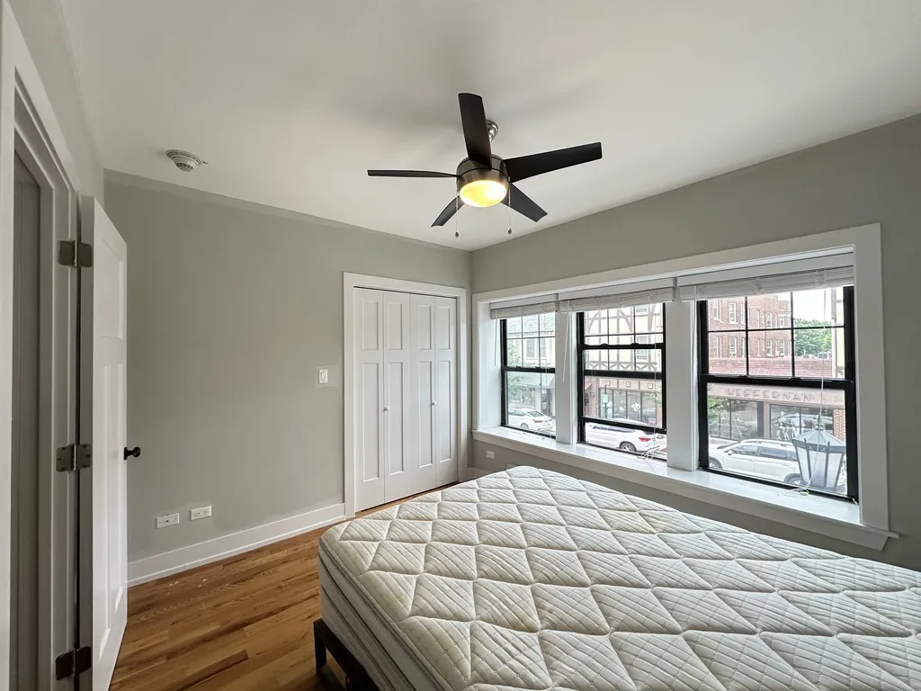 811 Elm St, Winnetka,  60093, USA 60093-unit#209-Chicago-IL