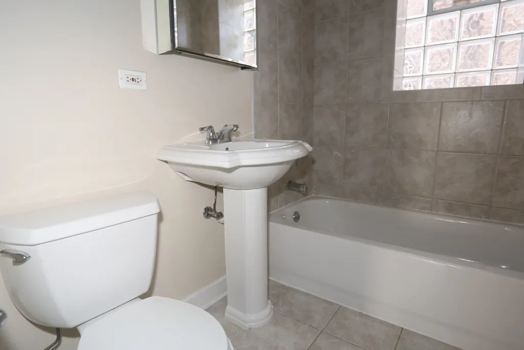 3252 N Clifton Ave, ,  60657, USA 60657-unit#1E-Chicago-IL