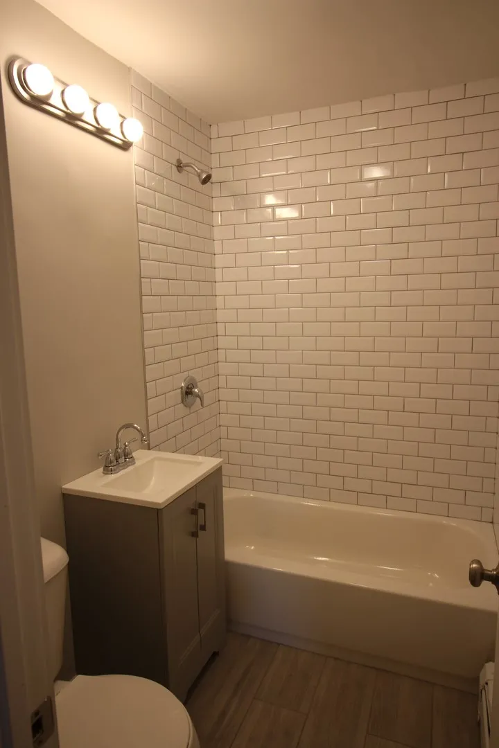 1644 W Morse Ave, , 60626, USA 60626-unit#2W-Chicago-IL