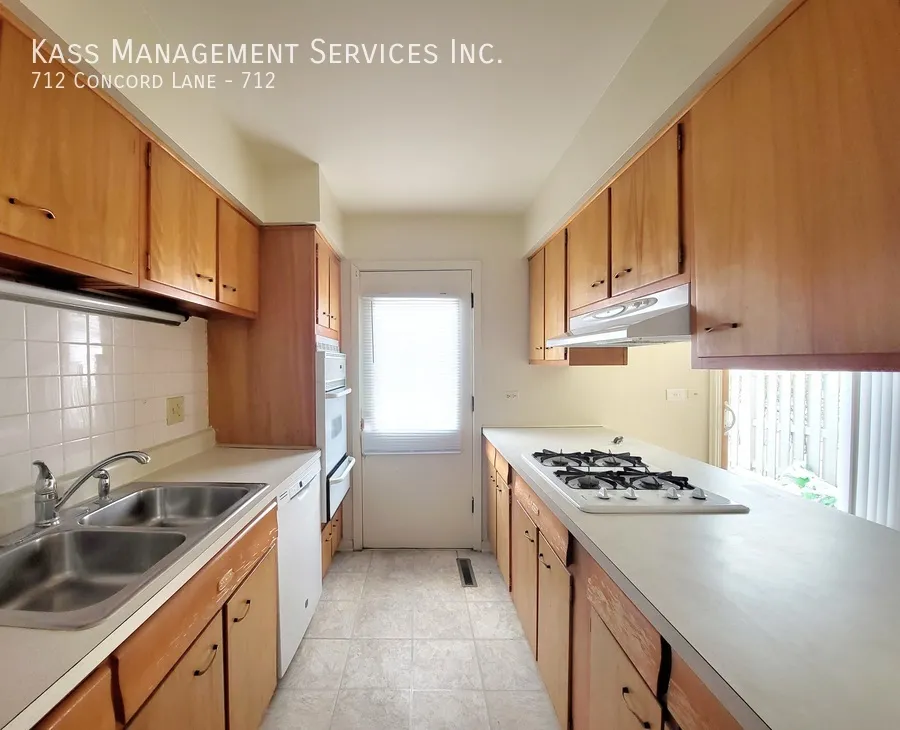 700 Concord Ln, ,  60010, USA 60010-Barrington-IL