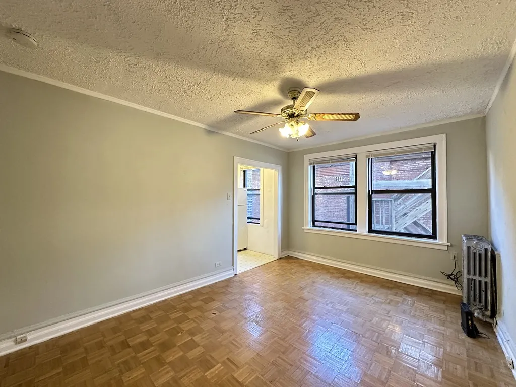 711 W Belmont Ave, , 60657, USA 60657-unit#306-Chicago-IL