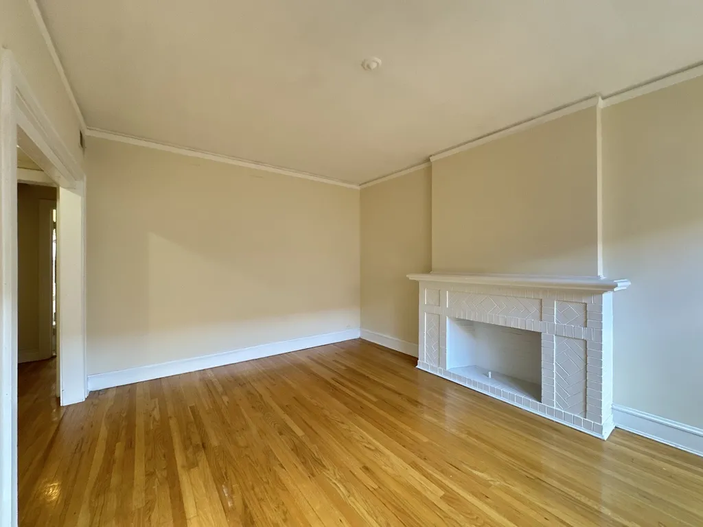 1307 Oak Ave, Evanston,  60201, USA 60201-unit#3W-Chicago-IL