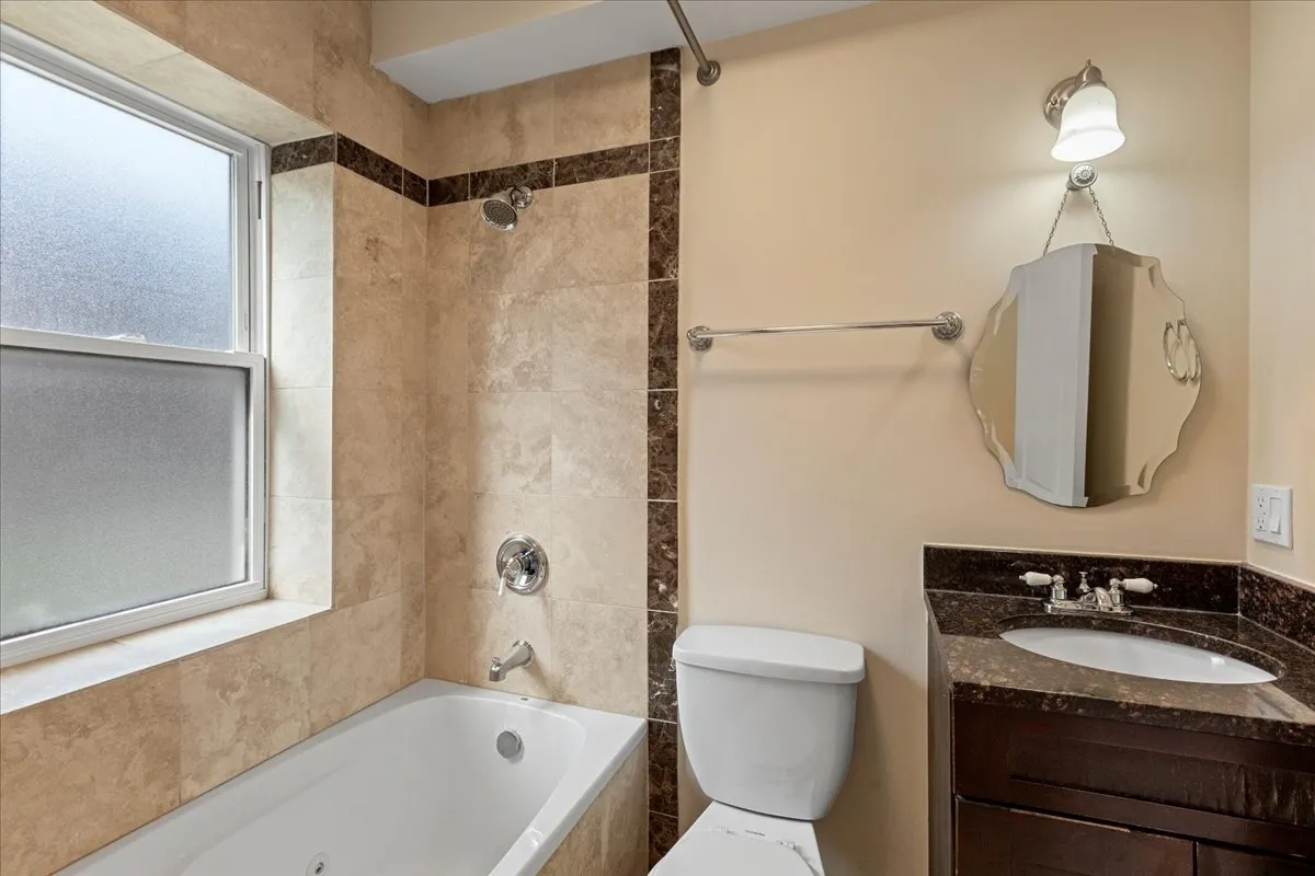 4014 N Central Park Ave, ,  60618, USA 60618-unit#3E-Chicago-IL