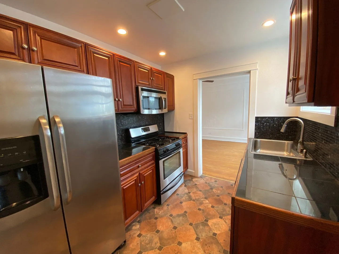 6305 N Washtenaw Ave, ,  60659, USA 60659-unit#1-Chicago-IL