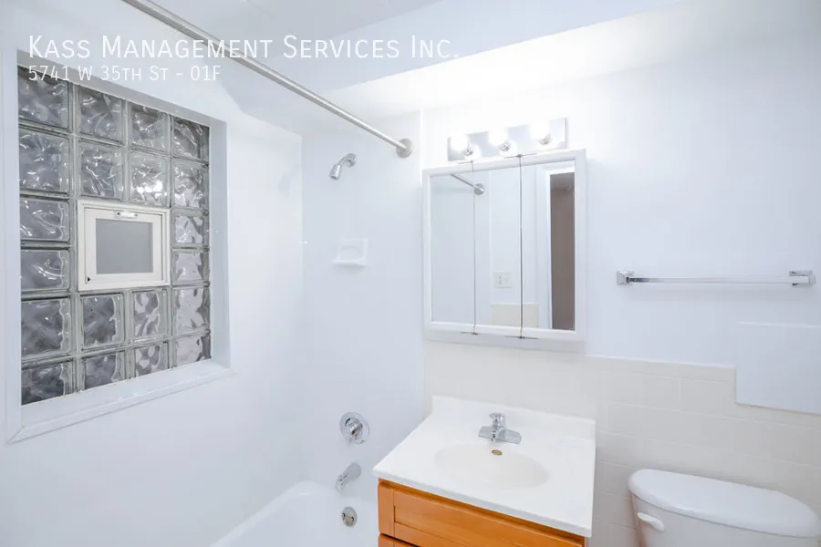 5741 W 35th St, ,  60804, USA 60804-unit#01F-Cicero-IL