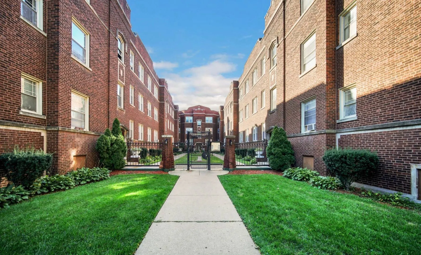 W Touhy Ave, , 60626, USA 60626-unit#1S-Chicago-IL
