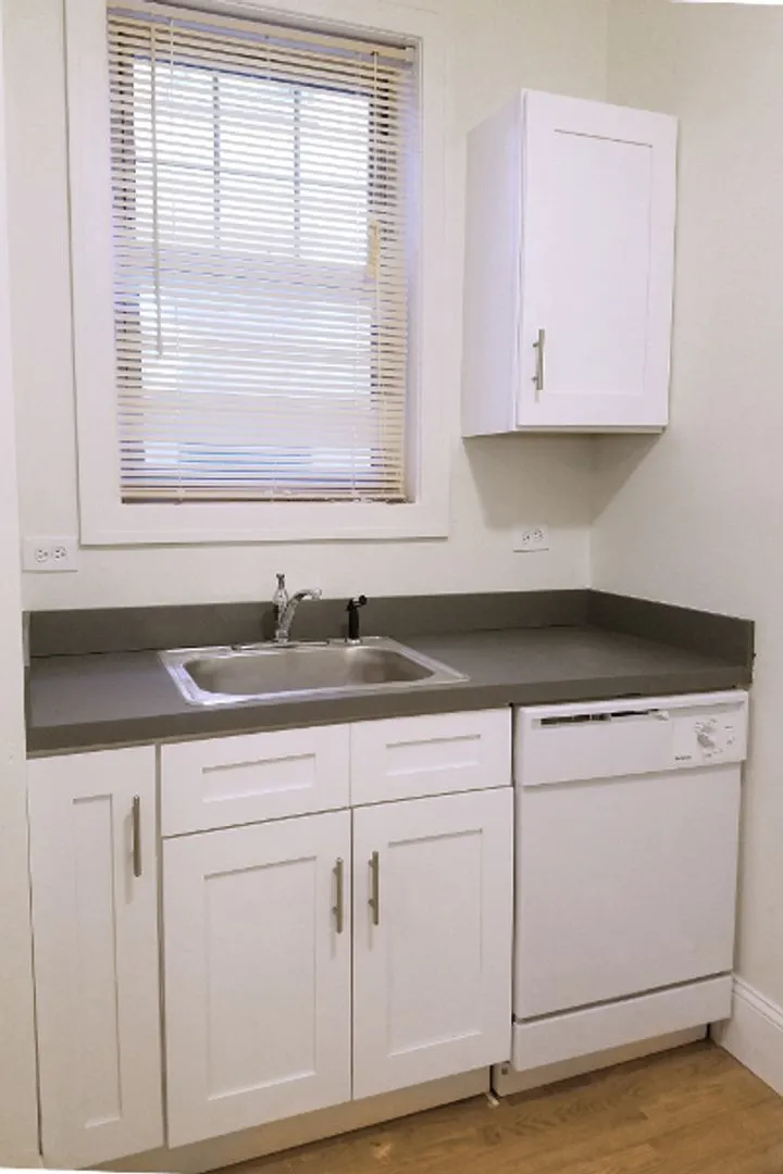 2024 W Berwyn Ave, ,  60625, USA 60625-unit#2A-Chicago-IL