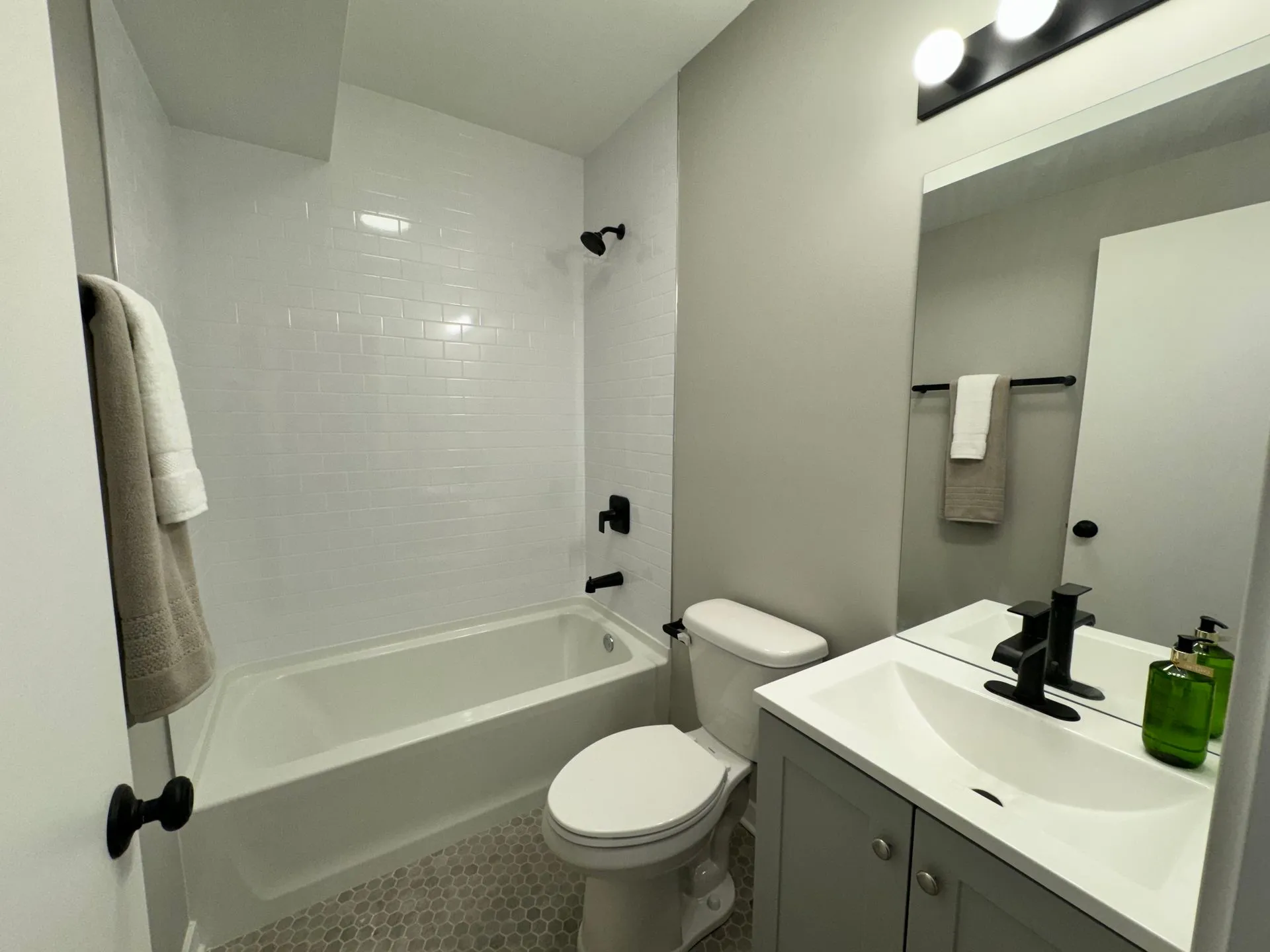 3051 W Leland Ave, ,  60625, USA 60625-unit#208-Chicago-IL