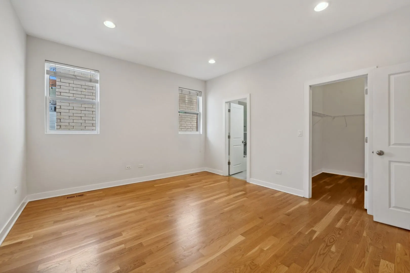 1956 W Erie St, ,  60622, USA 60622-Chicago-IL