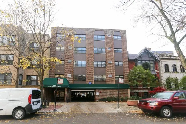 555 W Arlington Pl, , 60614, USA 60614-unit#204-Chicago-IL