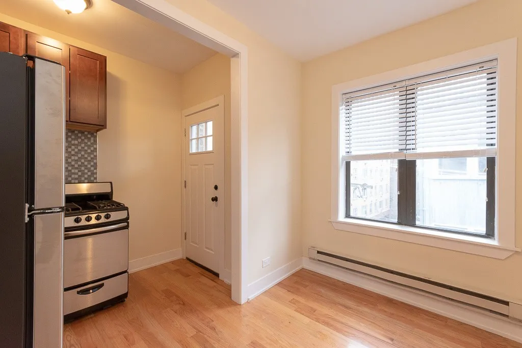 3722 N Pine Grove Ave, ,  60613, USA 60613-unit#3W-Chicago-IL