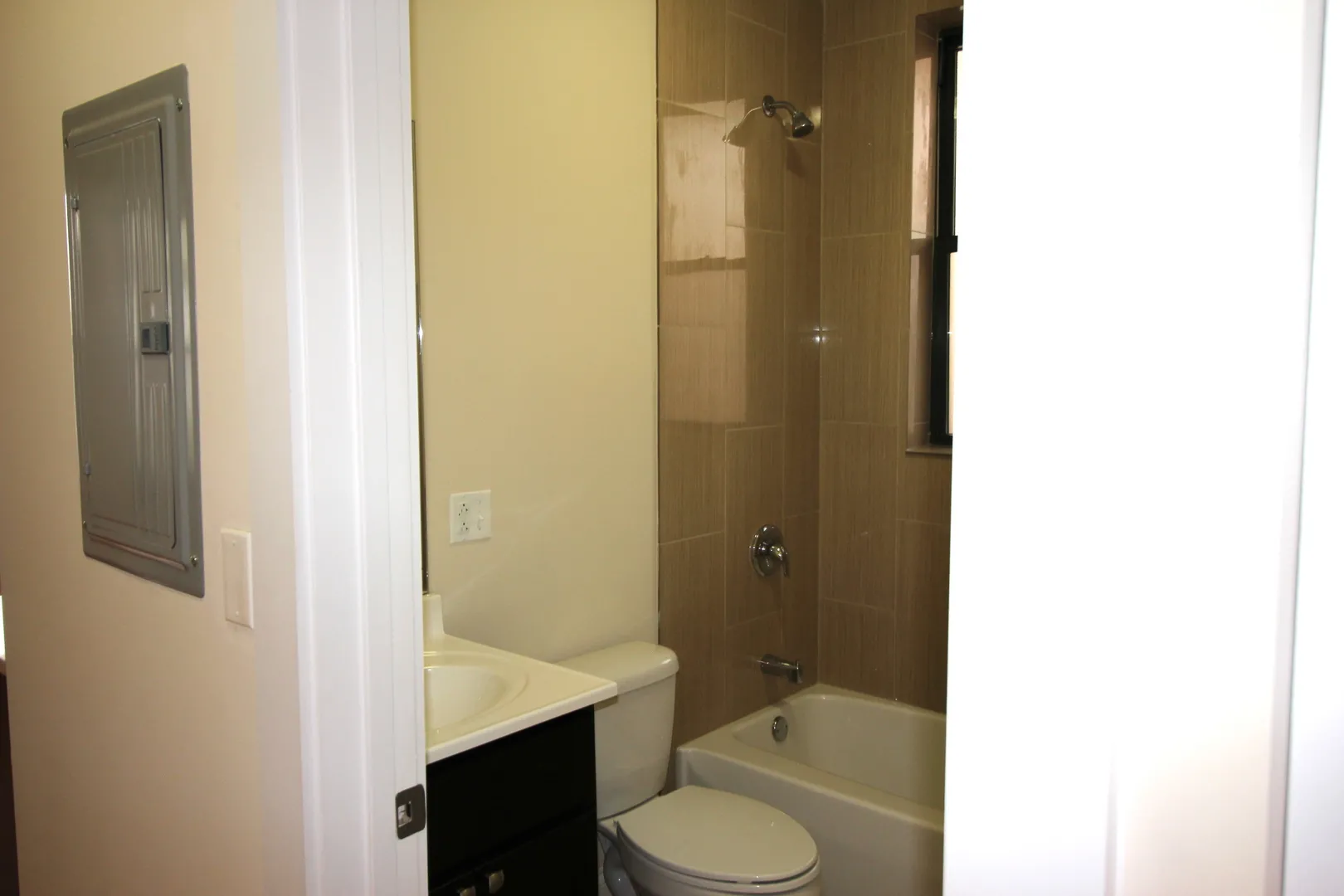2540 W Augusta Blvd, ,  60622, USA 60622-unit#1R-Chicago-IL