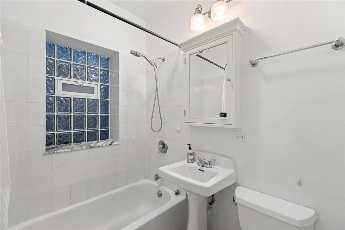 4055 N Spaulding Ave, ,  60618, USA 60618-unit#3-Chicago-IL