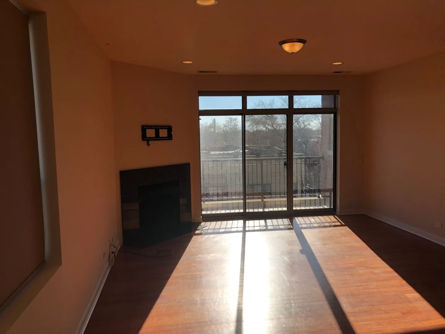 6957 N Greenview Ave, , 60626, USA 60626-unit#4B-Chicago-IL
